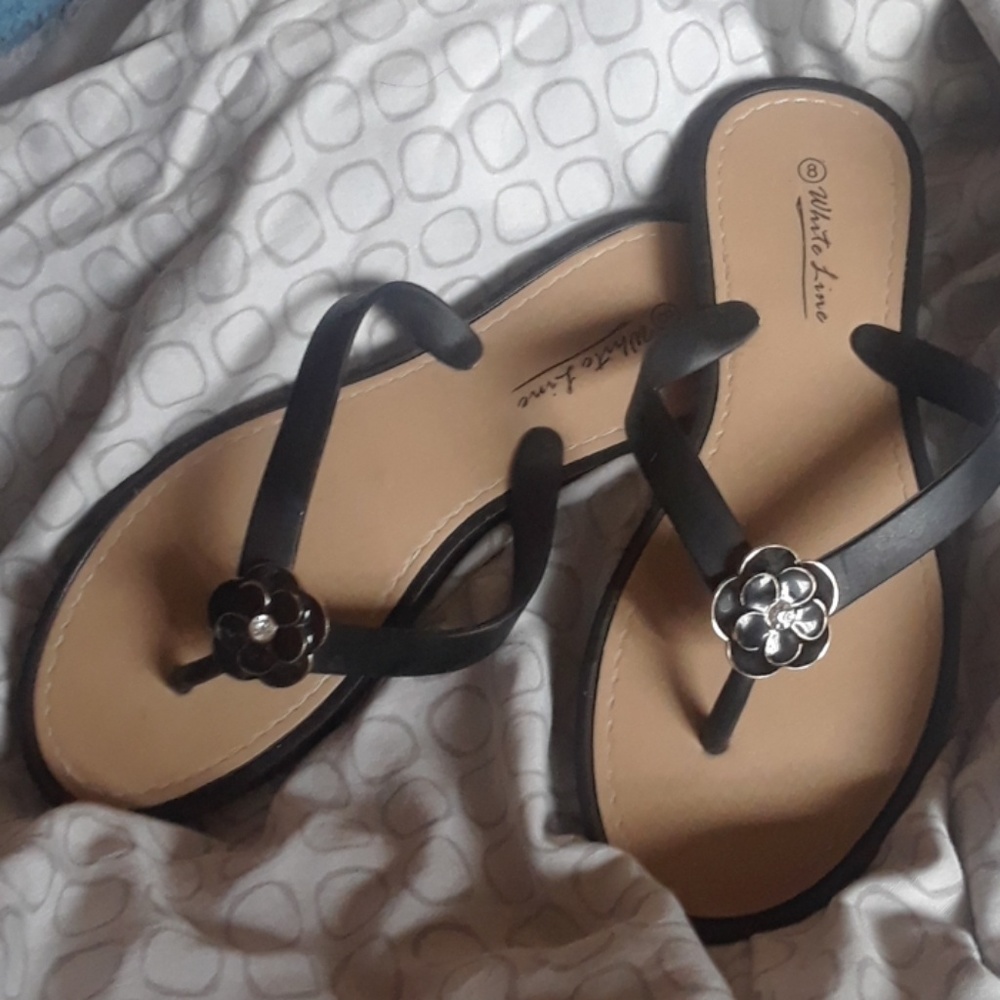White Line sandals